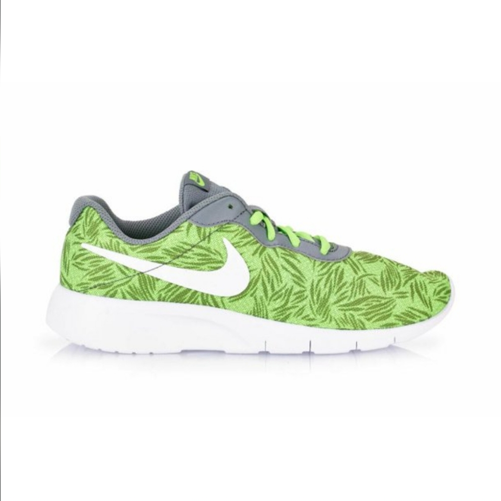 Nike Tanjun Palm Print Size 6.5 youth/8 women